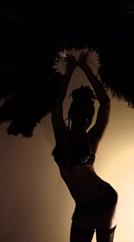 Обнаженная фотография утечки OnlyFans от Black Magic