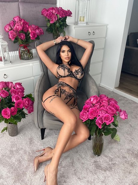 Nahá fotka uniklých OnlyFans od B3llahot