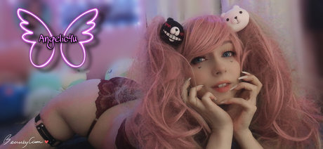 Naakte gelekte OnlyFans-foto van Angel