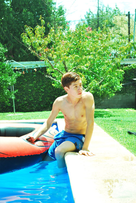 Naken lekkede OnlyFans-bilde av Neonwarrior9   Telegram Better Talk