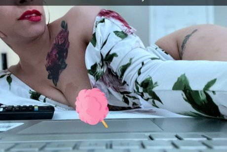 Naakte gelekte OnlyFans-foto van Nellygetsnaked