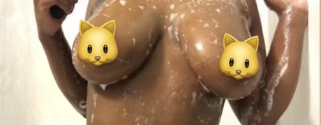 Nahá fotka uniklých OnlyFans od Tharealneisha