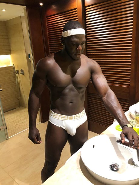 Nahá fotka uniklých OnlyFans od Pablo Cheleston