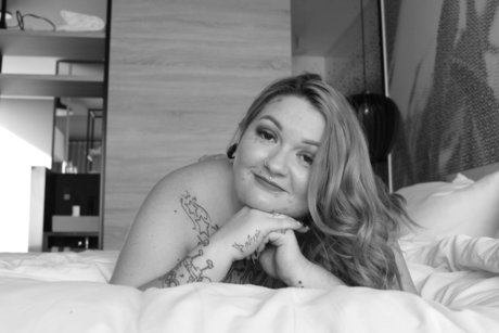 Nacktes geleaktes OnlyFans-Foto von Hellgrrl