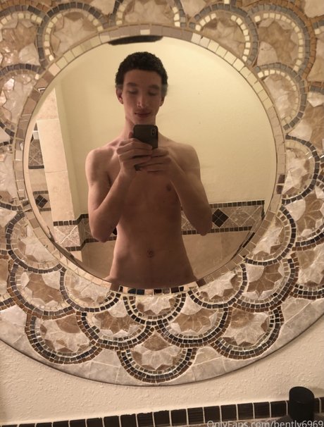 Обнаженная фотография утечки OnlyFans от The Boy Next Door