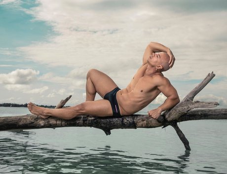 Foto di nudo di fuga di OnlyFans di Daddy Cane