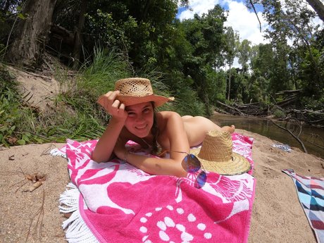 Naken lekkede OnlyFans-bilde av Angela