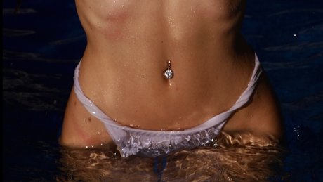 Naken läckt OnlyFans-bild av Emma Tello Vip