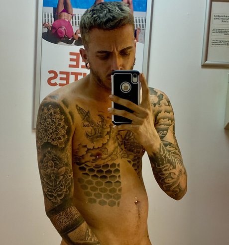 Nacktes geleaktes OnlyFans-Foto von Brad Noakes