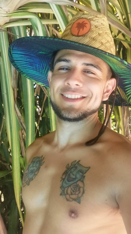 Foto di nudo di fuga di OnlyFans di Alex Montenegro