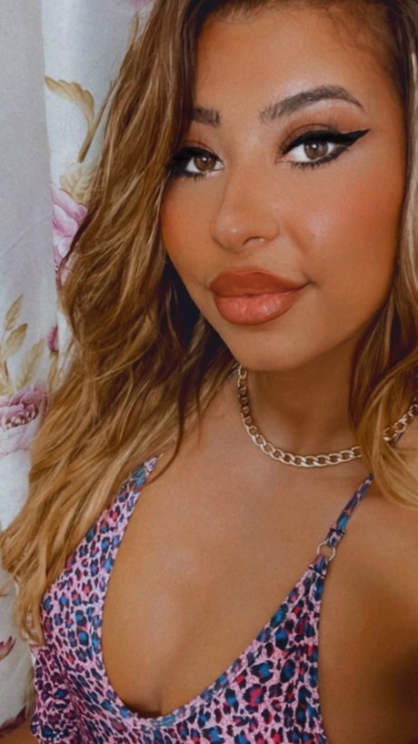 Naakte gelekte OnlyFans-foto van Alexissweety