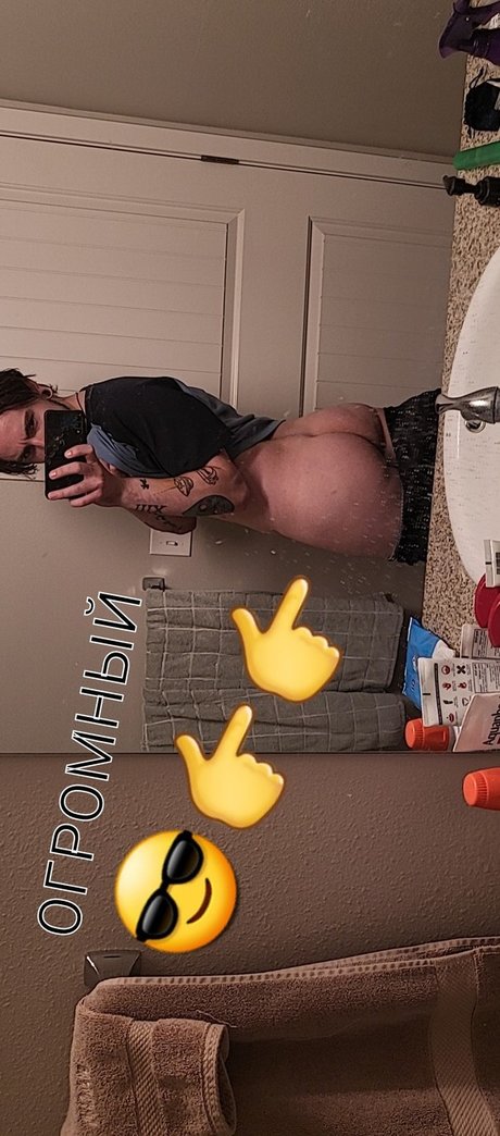 Nikolai OnlyFansリークヌード写真