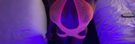 Naakte gelekte OnlyFans-foto van Nikki