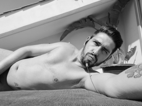 Alasti lekkinud OnlyFans-i pilt Cricrims