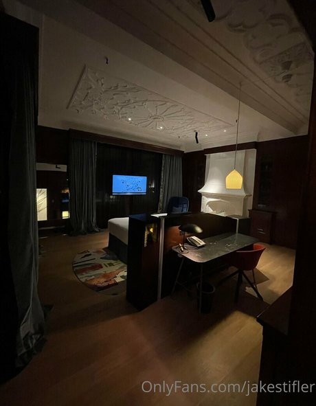 Alasti lekkinud OnlyFans-i pilt Jakestifler