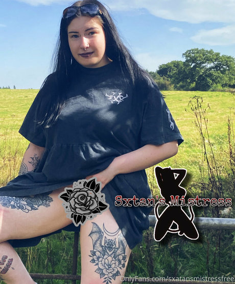 Naken lekkede OnlyFans-bilde av Sxatansmistressfree