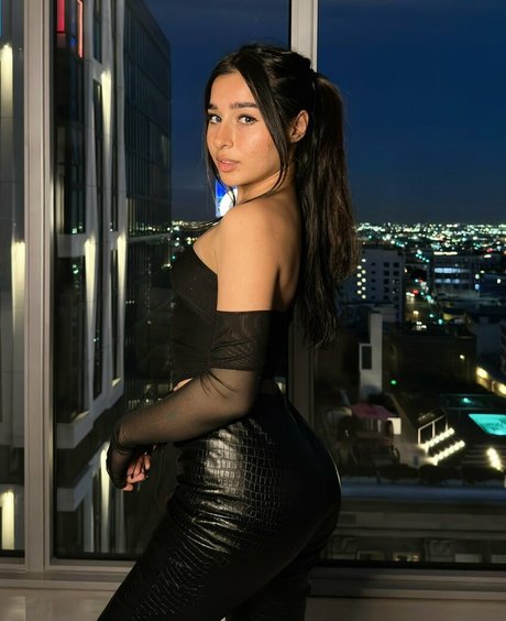 Alasti lekkinud OnlyFans-i pilt Rachel Raiychu