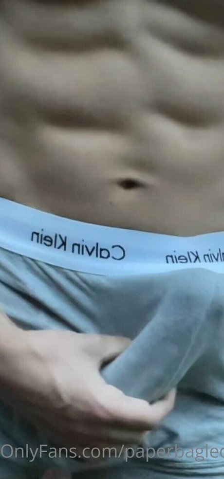 Обнаженная фотография утечки OnlyFans от Paperbagfree