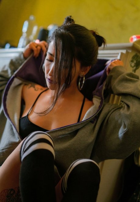 Naken lekkede OnlyFans-bilde av Bia Miyuki