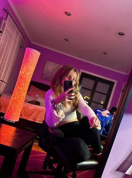 Naken lekkede OnlyFans-bilde av Vkunia