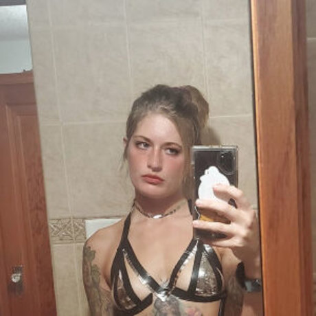 Photo nue de fuite OnlyFans de Mikayla Raines