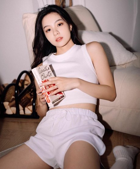 Nahá fotka uniklých OnlyFans od Helenhmy