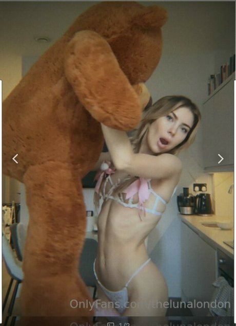Naakte gelekte OnlyFans-foto van Luna London