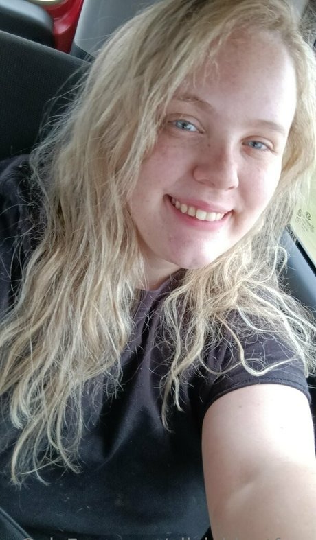 Nahá fotka uniklých OnlyFans od Oliviabluntfree