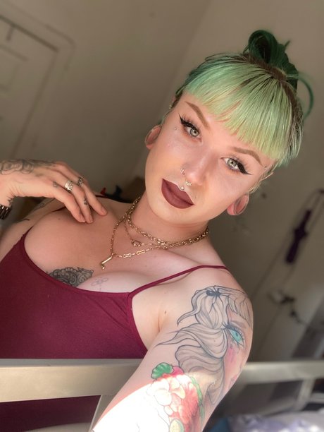 Обнаженная фотография утечки OnlyFans от Back From Th3 D3ad Hey Did It