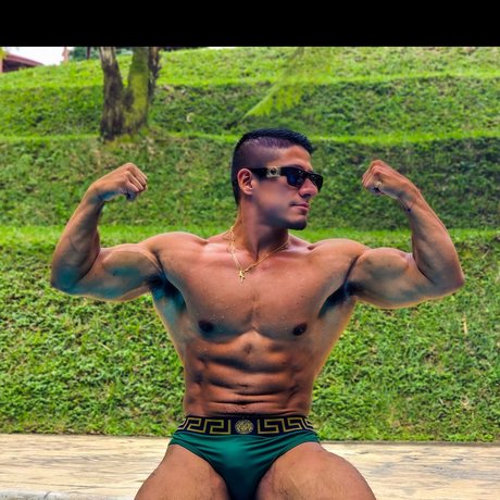 OnlyFans-model Muscled Latino 