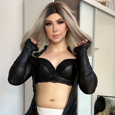 Naken lekkede OnlyFans-bilde av Akame