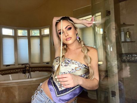 Amber Lo Rae naked leaks OnlyFans pic