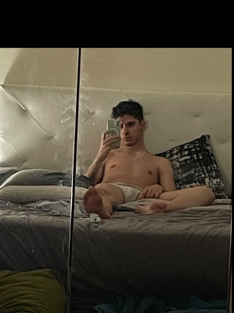 Naken lekkede OnlyFans-bilde av Alessandro