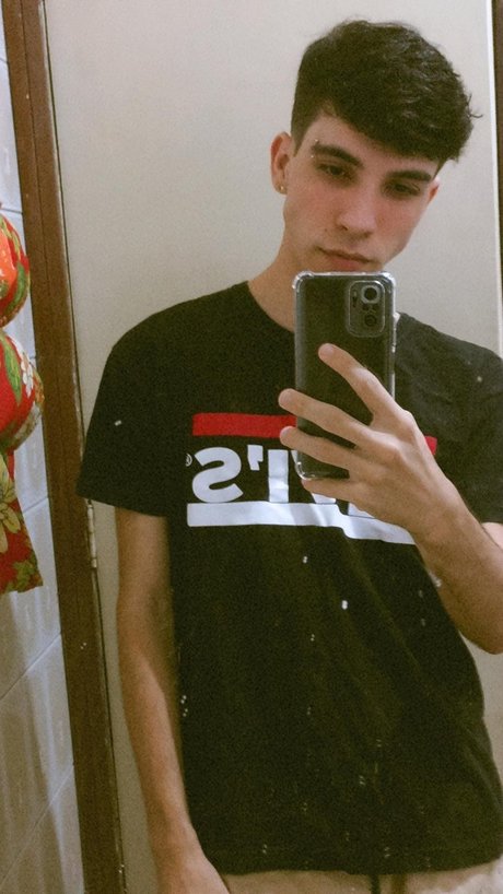 Nacktes geleaktes OnlyFans-Foto von O Ariel