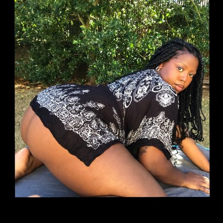 Alasti lekkinud OnlyFans-i pilt Bay 