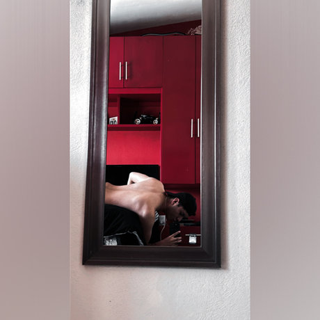 Alasti lekkinud OnlyFans-i pilt Babyboy