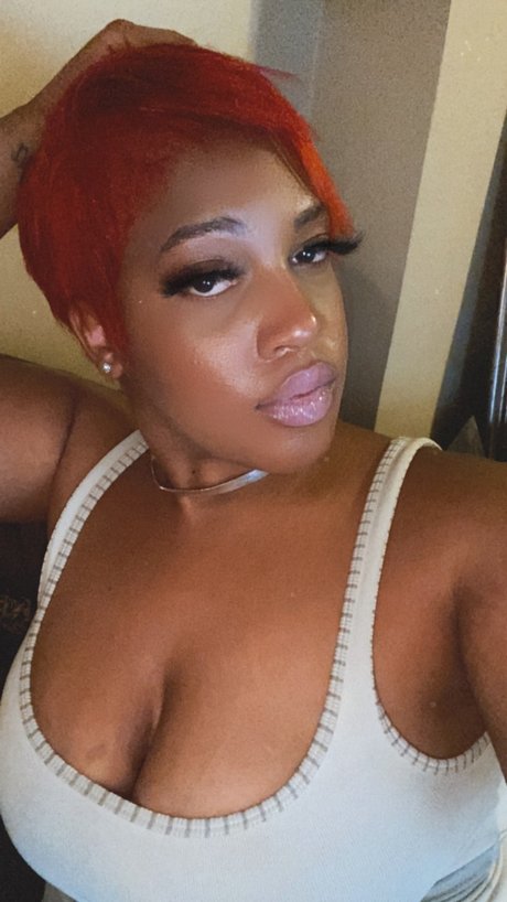 Naken lekkede OnlyFans-bilde av Juicy 