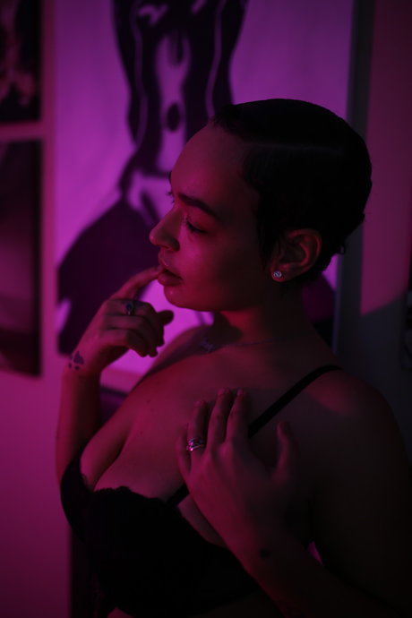 Nahá fotka uniklých OnlyFans od Alohas Release