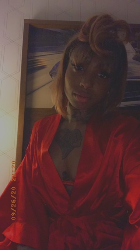 OnlyFans-model The Crme Queen