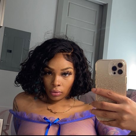 Обнаженная фотография утечки OnlyFans от Officialdeafbae