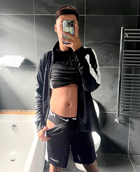 Обнаженная фотография утечки OnlyFans от Findomkai