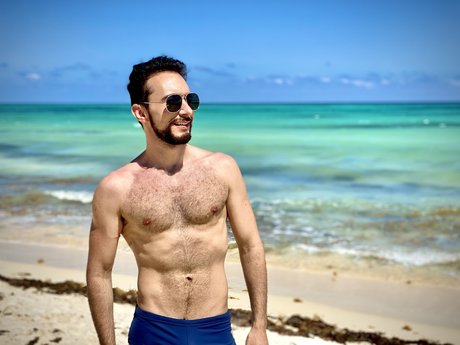 Naakte gelekte OnlyFans-foto van Omegatox