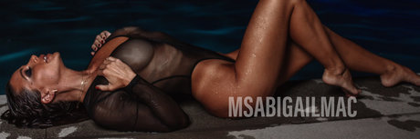 Naken lekkede OnlyFans-bilde av Abigail Mac