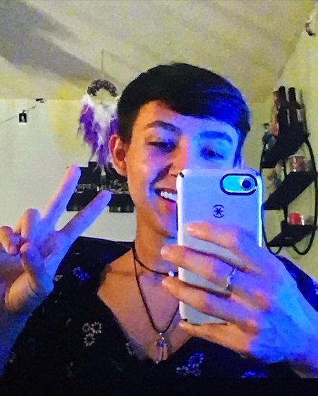 Naakte gelekte OnlyFans-foto van Adam