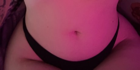 Alasti lekkinud OnlyFans-i pilt Olive