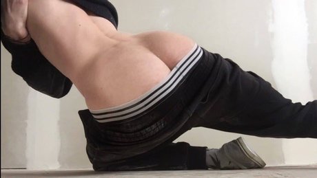 Обнаженная фотография утечки OnlyFans от Oli Morino