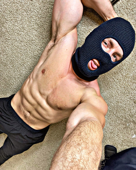 Naken lekkede OnlyFans-bilde av Oleg Forse