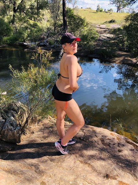 Naakte gelekte OnlyFans-foto van Ozmissykj 