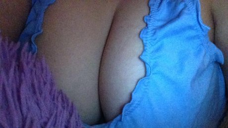 Naakte gelekte OnlyFans-foto van Star Bby