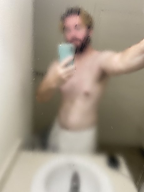 Naken läckt OnlyFans-bild av Otter